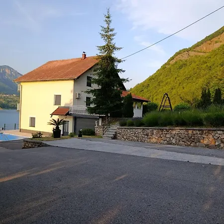 בית נופש Kuca Za Odmor Oaza Mira Kovacevo Polje